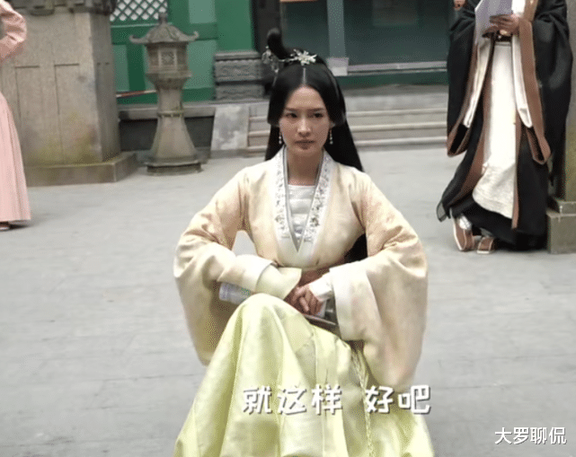 李沁■李沁片场花絮照流出，看到未p的脸部，完全不敢相信自己的眼睛