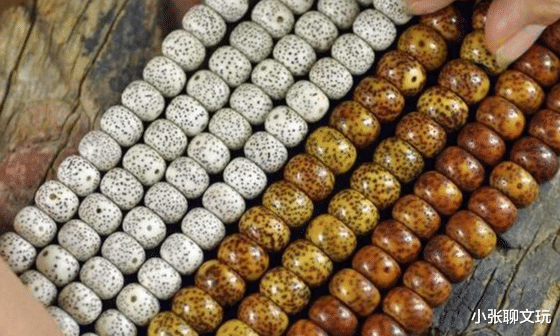 文玩|一眼看上去很值钱，仔细看才知道是假货的文玩手串有哪些？