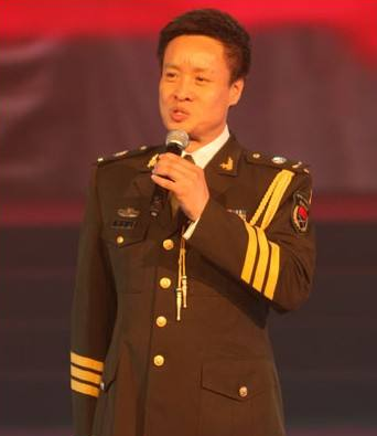 阎维文|他是知名歌唱家，国家一级演员，5次上春晚，陪妻子抗癌30年