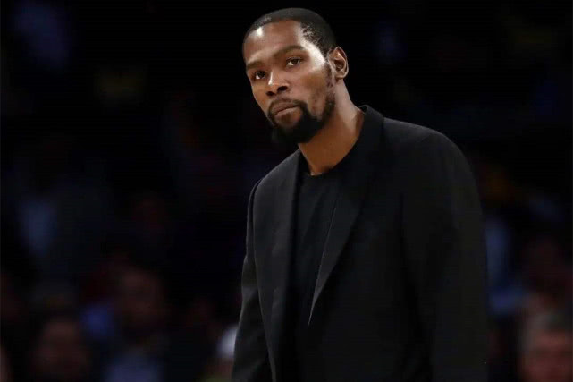 凯文·杜兰特▲疯狂一夜！恭喜杜兰特，NBA复赛倒计时，湖人或成最终赢家