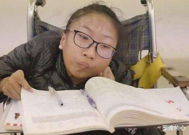 故人游说|励志! \"中国霍金\"徐瑞阳: 医生说她活不过4岁, 却坐着轮椅考进名校