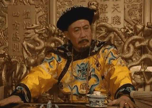 康熙|康熙写出上联“墨”，皇子们都对不出下联，小乾隆一答成千古绝对