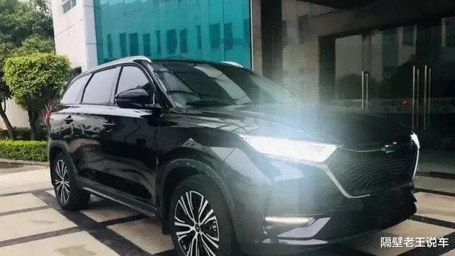 长安汽车■长安“换标”终于火了，配十佳发动机，空间远超瑞虎8，仅7.77万起