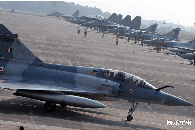 印度空军@为了给牺牲士兵复仇，印度不断向边境增兵，空军司令发出危险信号