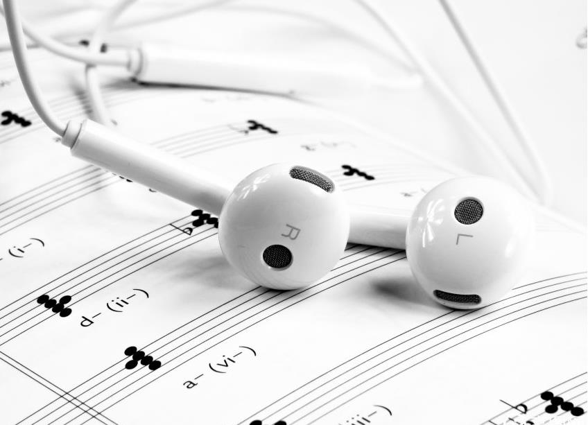 华语乐坛|如今的华语乐坛你怎么看？你还记得你校园时代那个最喜欢的歌手吗？