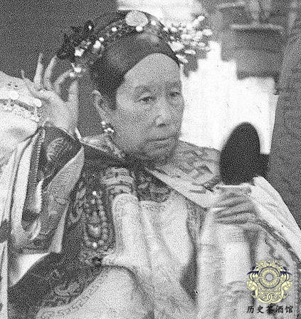 『玛丽莲·梦露』罕见老照片:图4肯尼迪抱着梦露,图7是“营口落龙事件”现场照