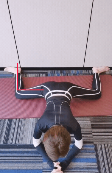 李若彤@比25年前还辣！46岁小龙女李若彤晒六块腹肌，神级马甲线太耀眼