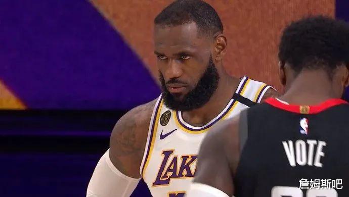 勒布朗·詹姆斯|卡鲁索钉板大帽哈登！詹姆斯被球打头，差点发飙！湖人淘汰马赛克，时隔10年再次打进西决