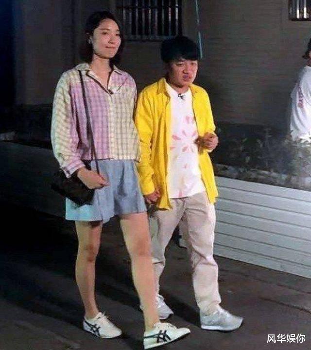 杨紫|李亚男宣布怀二胎后首现身，失去美颜和滤镜，老了不止十岁！