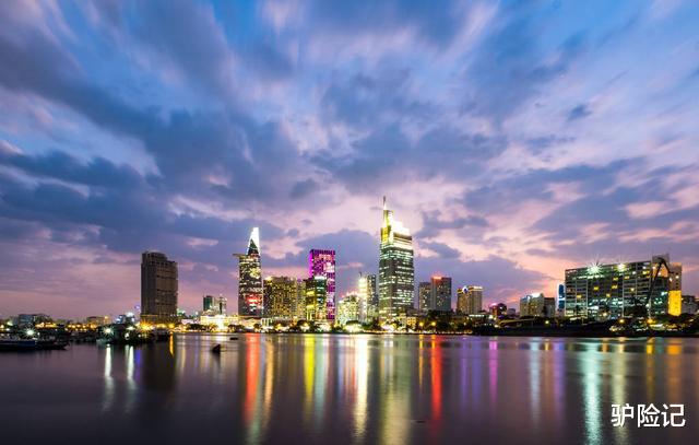 【胡志明市】被称为“东方巴黎”的胡志明市，如果放在中国，能达到几线城市？