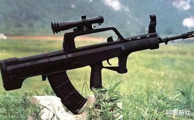 「步枪」躲在树后真的能挡住子弹？我们都被影视剧骗了，真能挡子弹的是它