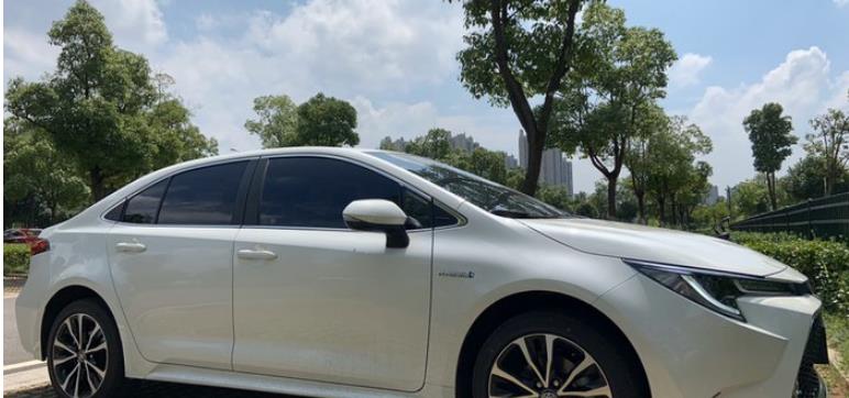 丰田雷凌|花13万提辆丰田雷凌贵吗？它的油耗低吗？车主：我想只说句大实话