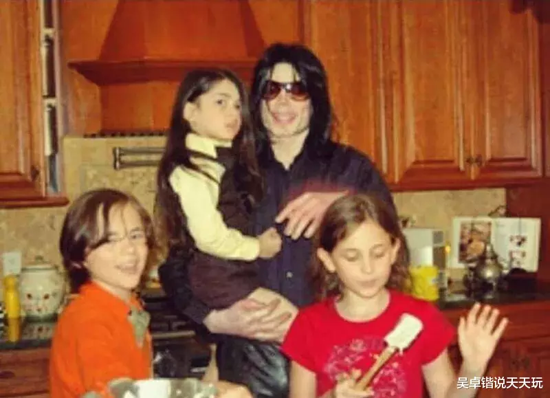 帕丽斯|超级巨星迈迈克尔·杰克逊独女，全球最富星二代的悲喜人生