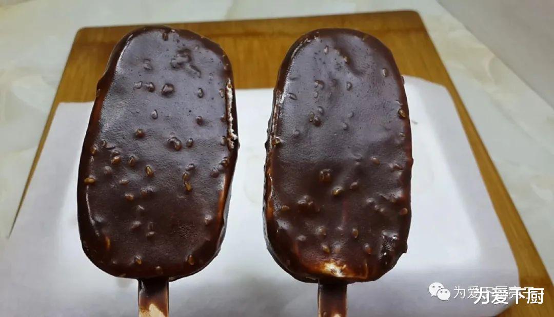 『雪糕』4个鸡蛋，1袋牛奶，冰箱里一放，做出特色雪花，吃过就念念不忘