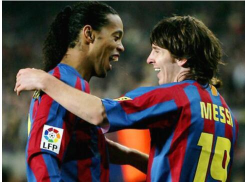 梅西：巴萨当年为什么放弃巅峰的小罗？是为了扶正梅西吗？