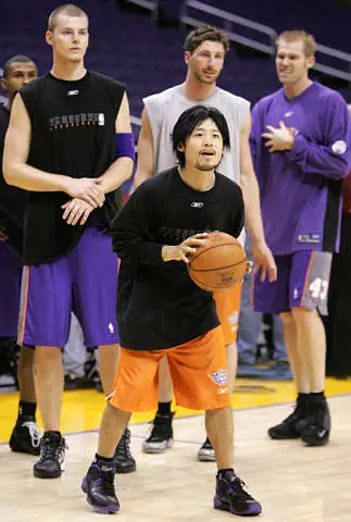 易建联@易建联落选！亚洲最强阵容里，混入了奇怪的人？