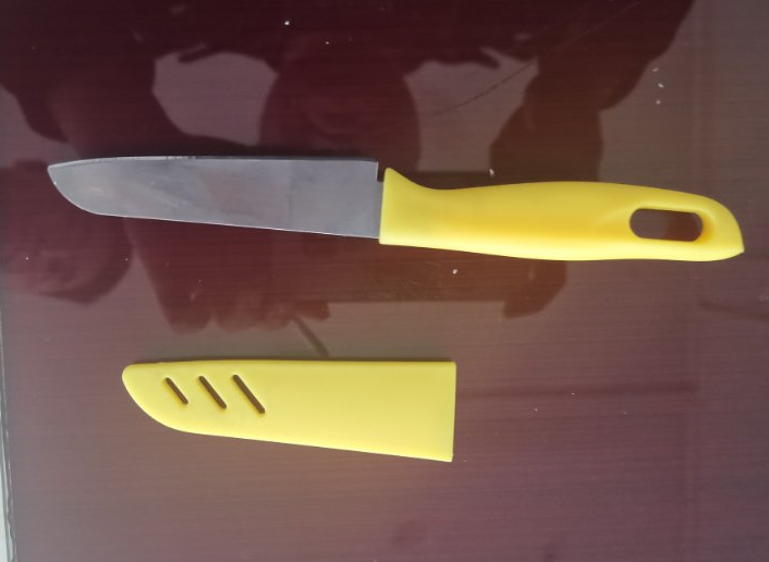 『民警』贵州一男子拦停客运车,车上一女子情绪激动把刀架在脖子上···