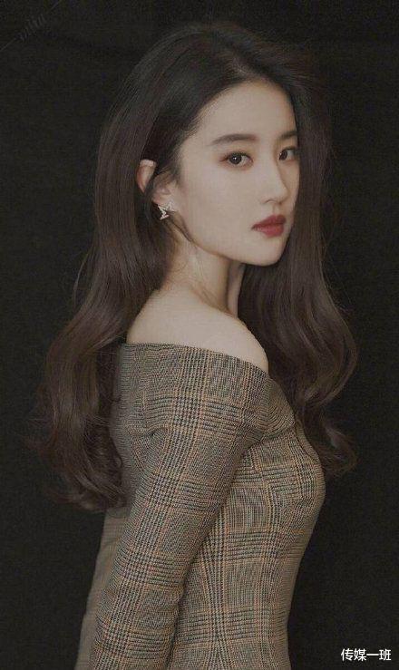 『刘亦菲』美貌的刘晓莉：为刘亦菲接连放弃事业和婚姻，还扯上同一个男人