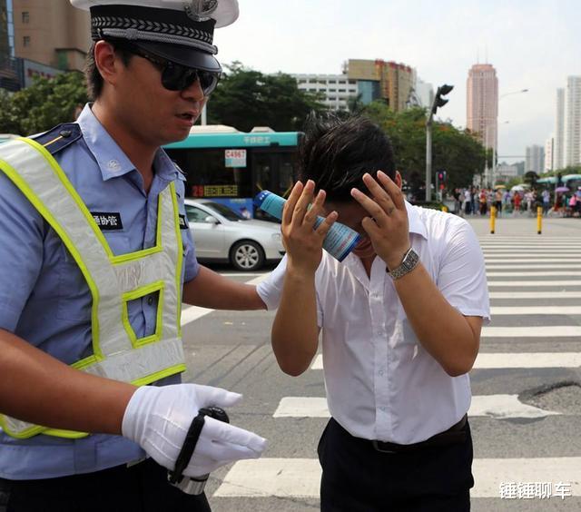 交通法规|后备箱装4个西瓜被交警拦下,车主:是西瓜不能吃还是车不能用?