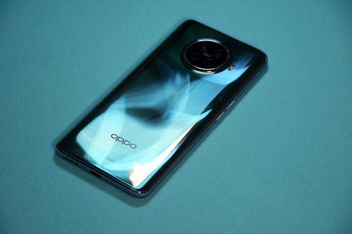 「OPPO」打败一加和华为!性能第一的国产手机,鲁大师跑分超52万