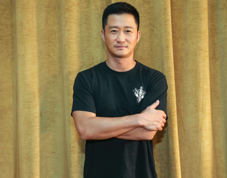 影帝|成本3.3亿，票房0.7亿，这部烂片成功将“百亿影帝”打下神坛