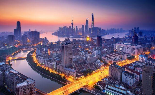 英格兰杰 上海是“国际大都会”，那香港又是什么？答案很真实！