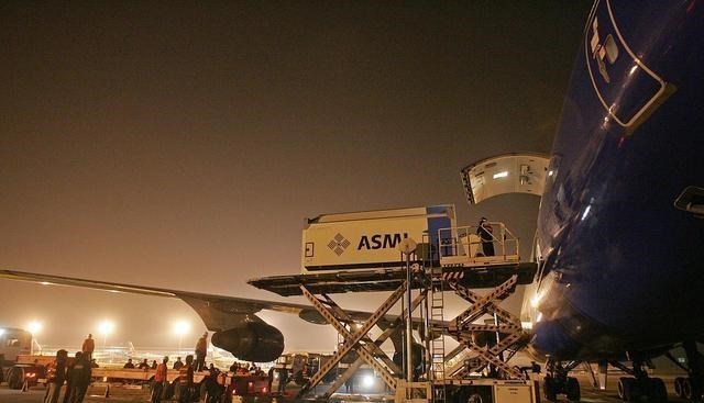 光刻机|ASML正式宣布,不能向中国出口EUV光刻机!