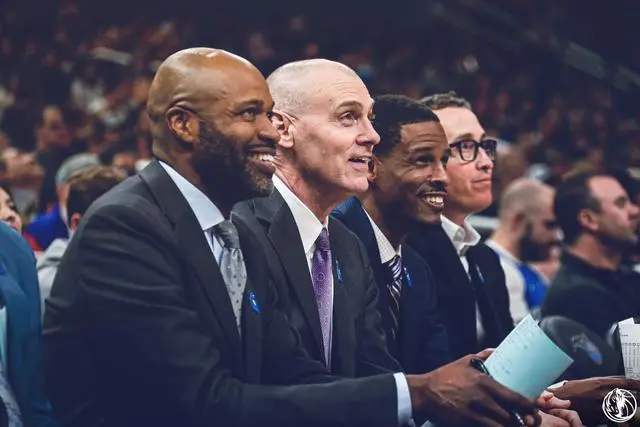 雄鹿队|有趣了！联盟将对雄鹿罚款，强制教练退群聊，球员会议5项要求曝光！