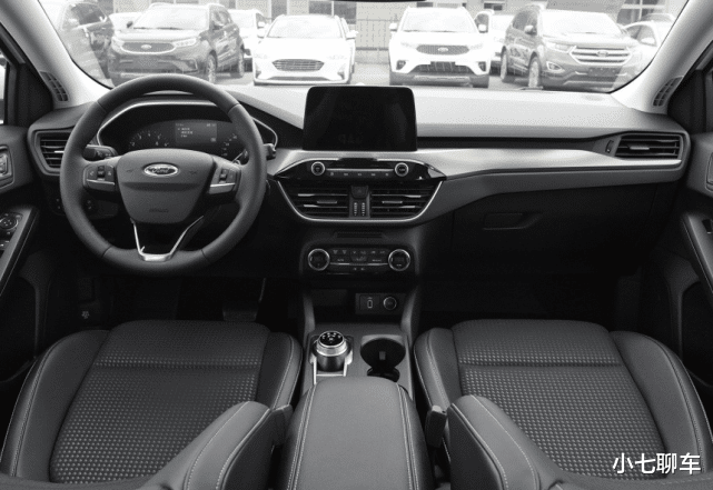 #福克斯#福特“实力派”代步车，比本田思域帅气，176马力+8AT，油耗5.4L