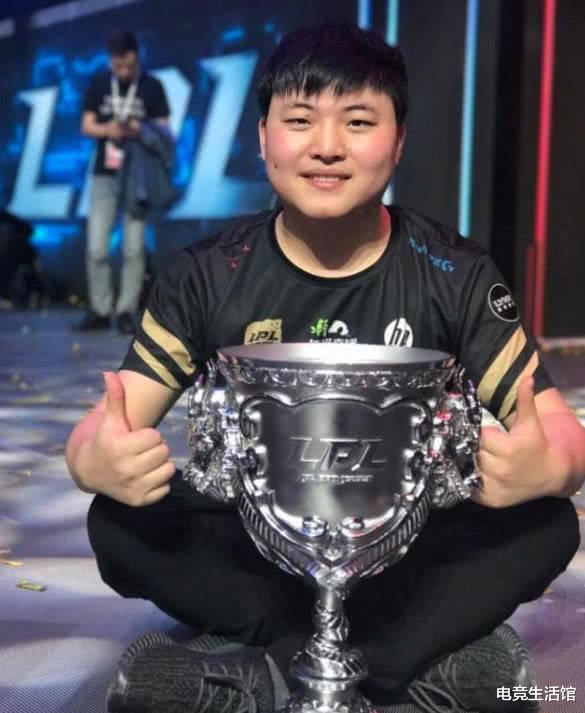 #RNG#RNG发布对战JDG海报,粉丝喊话别被零封就行