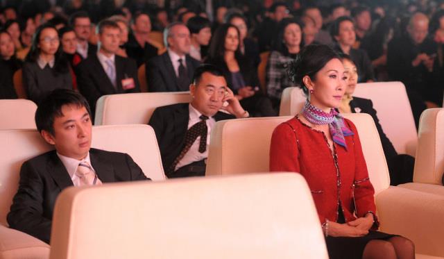 「林宁」王思聪的妈妈林宁，神秘的背后，是满满少女心和霸气