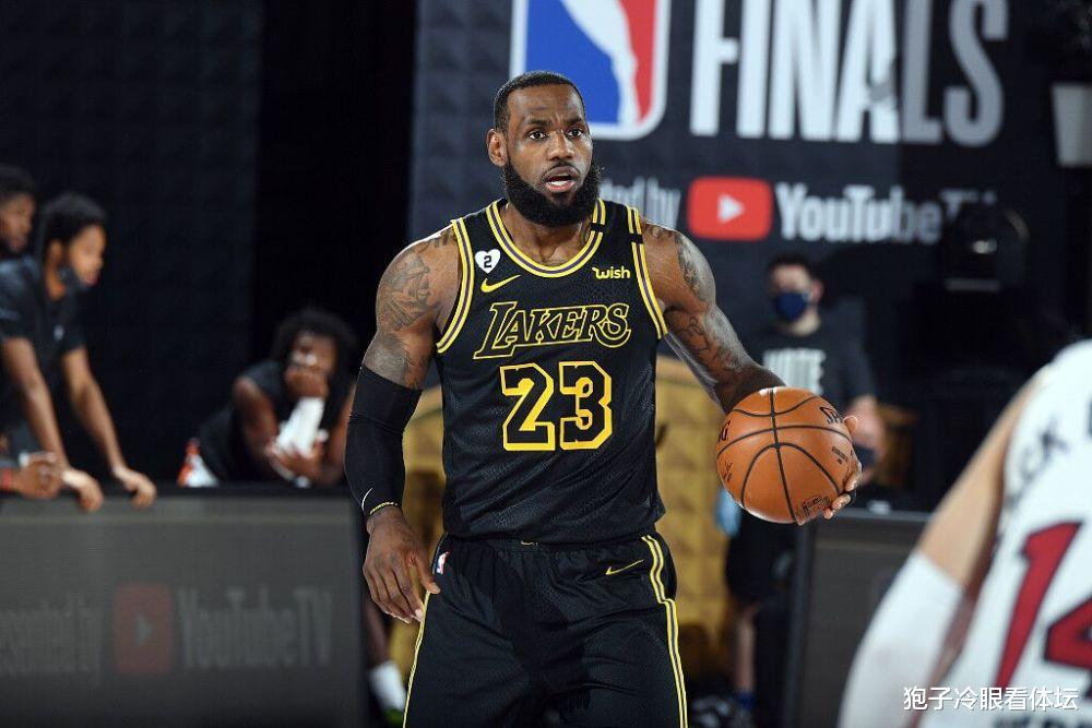 勒布朗·詹姆斯|0+1+0+0+0+3失误+4犯规 生死时刻两致命失误毁掉比赛 詹姆斯都看傻了