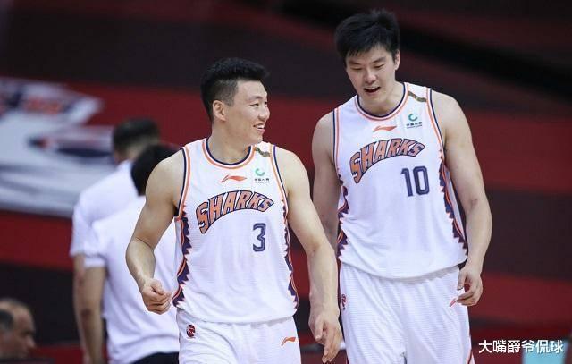 [刘炜]李根大赞刘炜执教首秀：给他打100分 刘哥很了解队员的特点