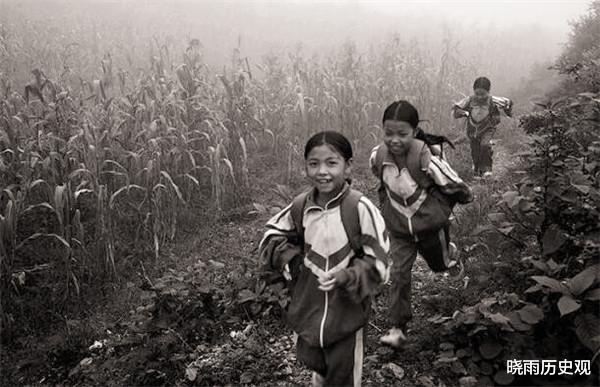 Linux|杨虹艳：为得到马云资助，把家中母鸡寄给马云，如今她有学上了吗