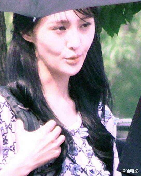 超模▲狠人！维密超模为减肥7年没来例假，背如薄纸两腿并紧都有间隙