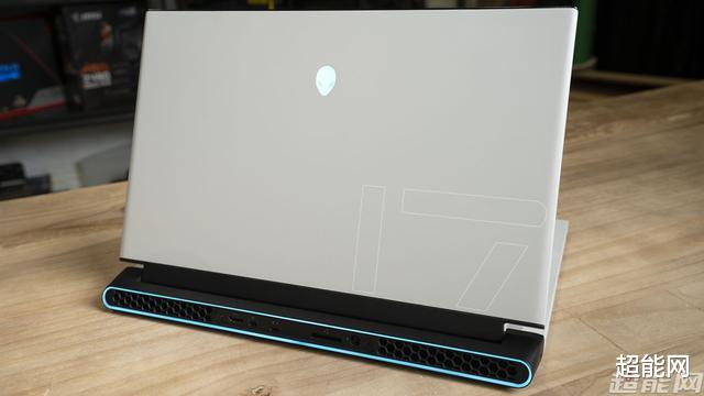 alienware|ALIENWARE m17 2020版评测：游戏本中的旗舰标杆