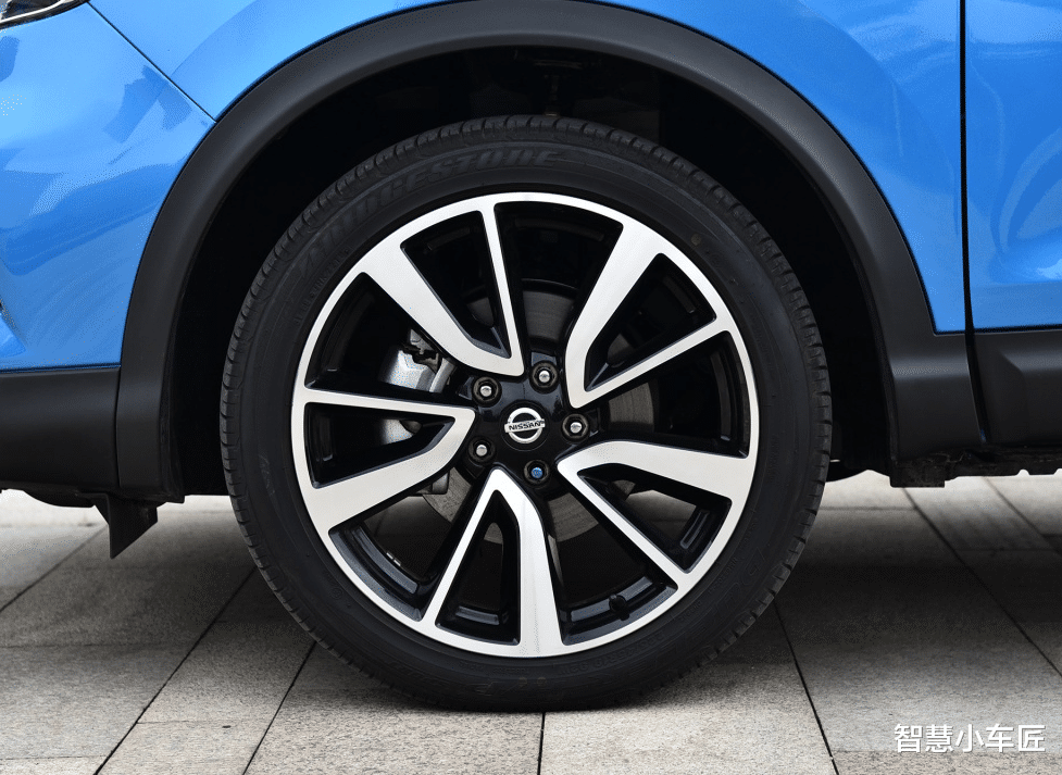 日产逍客|全新日产逍客闪亮登场！油耗6L+双独悬，气势远胜本田XRV，15.49万