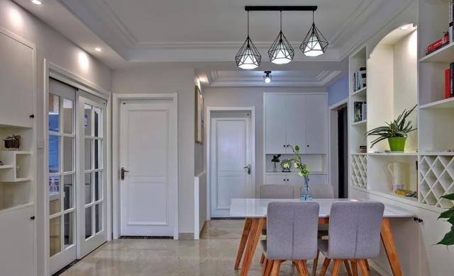 ：第一次见朋友家的装修，进门就被客厅吸引了，效果竟然这么漂亮