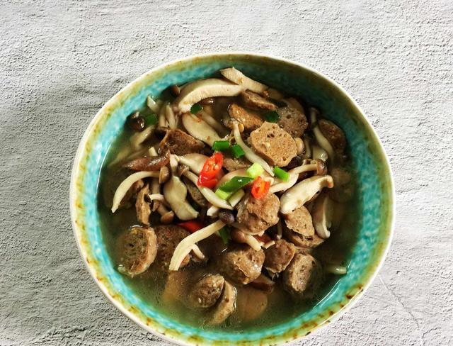 莲藕|回家吃饭，妈妈准备3菜1汤，不剩菜不浪费，朋友：有妈孩子是宝贝