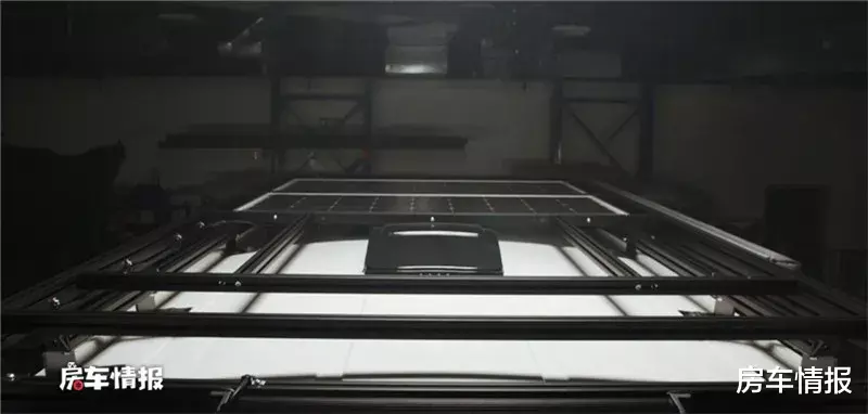 房车|新款福特全顺见过吗？3.5L动力+10AT，车内模块化设计自由选配