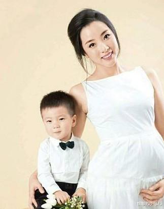 李思思|央视主持李思思，被“嫁”60岁老头，孩子生2个了，老公才现身