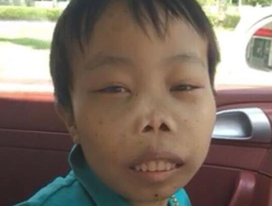 陈山|曾经大火的外星人陈山，被封杀后选择退网，如今背后默默支持散打