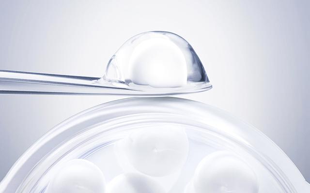 护肤品▲教你精华液的正确使用方法,美白抗皱的效果更好,女生需要了解