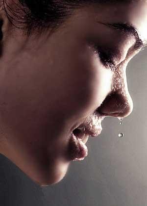 『肺癌』肺不好，手和脸能体现出来，三种异常迹象，说明肺已严重损伤