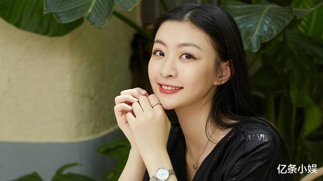 杨芸晴|《创造101》逆天改命，第8名出道的杨芸晴，发展现已挤进前三