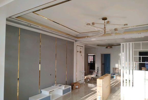 |新房的硬装完工，光定制柜子就花了不少，卧室的柜门谁看谁吐槽