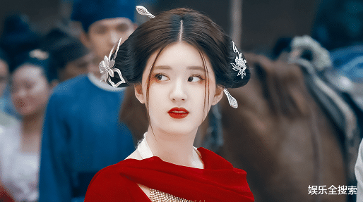 「迪丽热巴」热巴新剧热度被赵露思秒杀，《传闻中的陈芊芊》成为黑马剧？