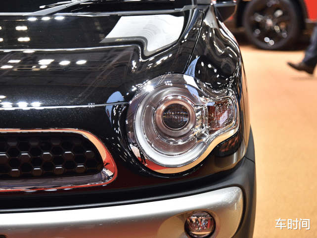 铃木xbee|铃木终于拿出硬菜!或售9W,油耗仅3.8L配四轮独悬,颜值赶超缤智