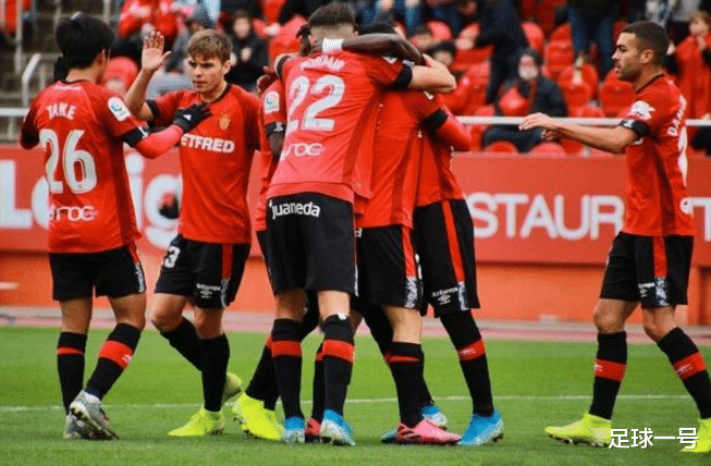 【西甲】疯狂1-0！西甲2.1亿劲旅四天内豪取两连胜，一战刷新97年神奇纪录