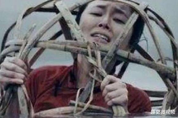 「苏联」潜水员在水下发现女性尸骨，警察请来考古专家后，揭开一段残酷的黑历